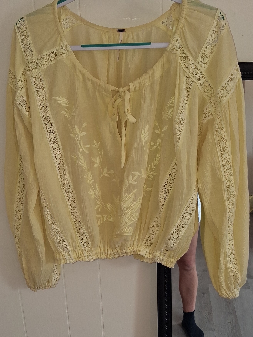Free People Like New Tie Front Light Yellow Peasant Blouse with Lace Trim